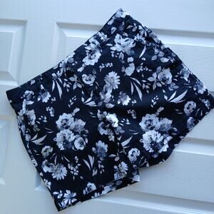 Gloria Vanderbilt Nimah Sateen Rose Shorts sz 16 cotton real pockets black white